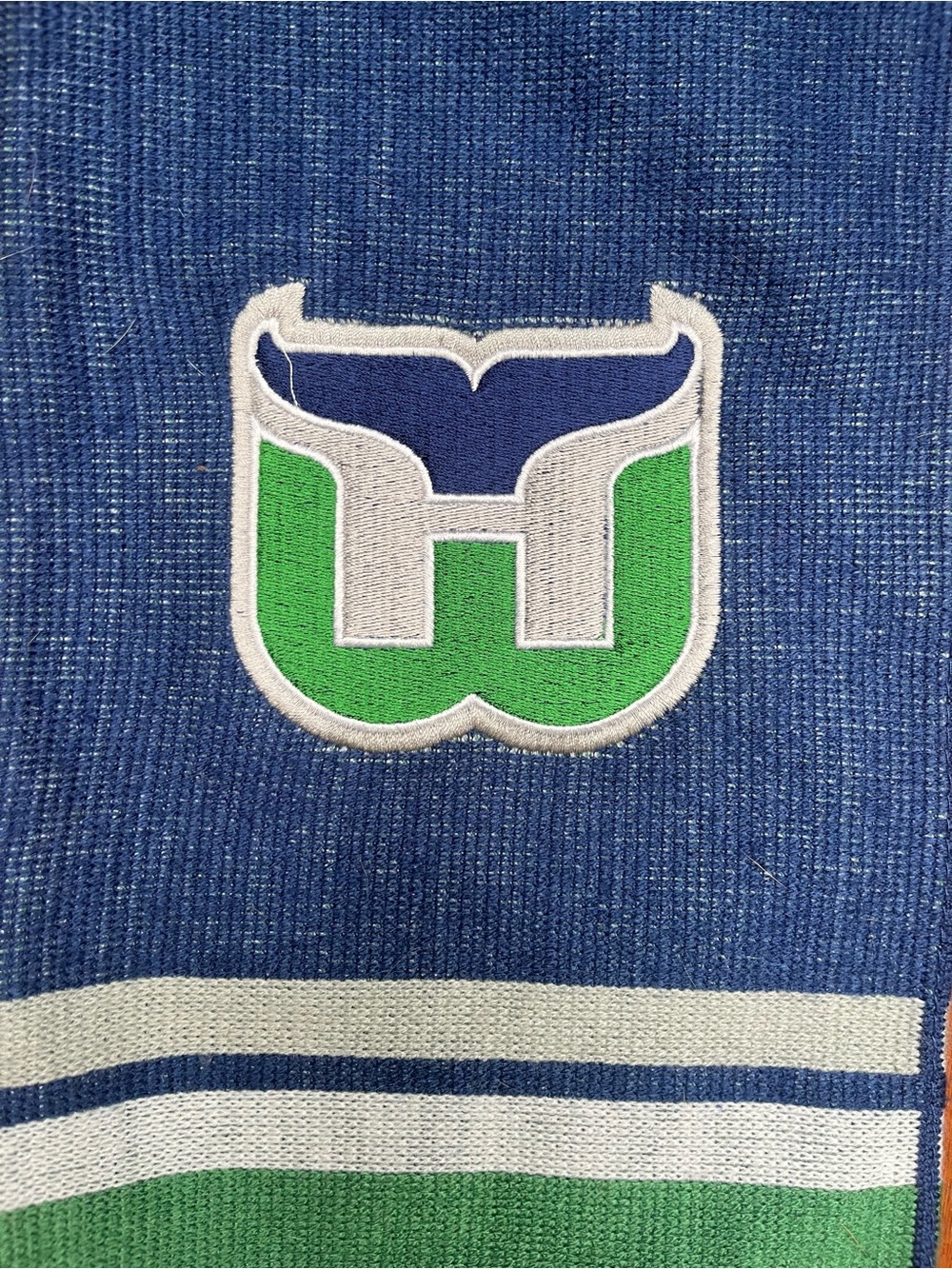 Hartford Whalers Logo Navy, Green & Gray Scarf - Branded Knit - Picture 4 of 8
